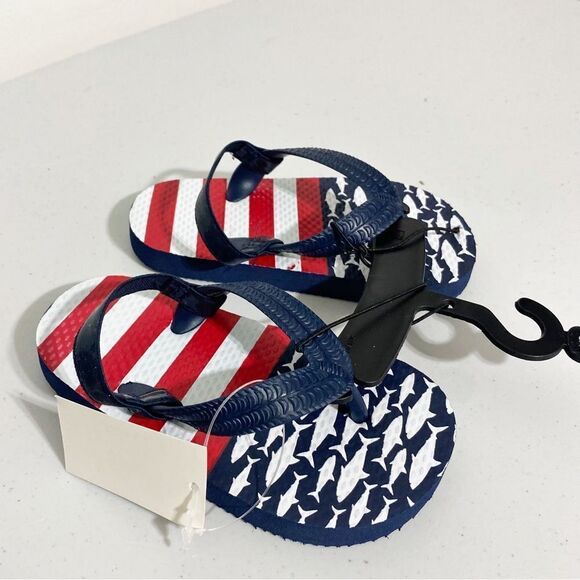Boys Red, White, & Blue Flip Flops Sandals Size 6/7 - Picture 2 of 7